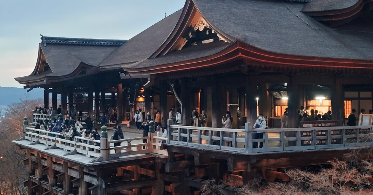  Foto zu 【京都】「清水の舞台」の真実！絶景と驚異の建築技術、あのことわざの秘密に迫る｜√11 
