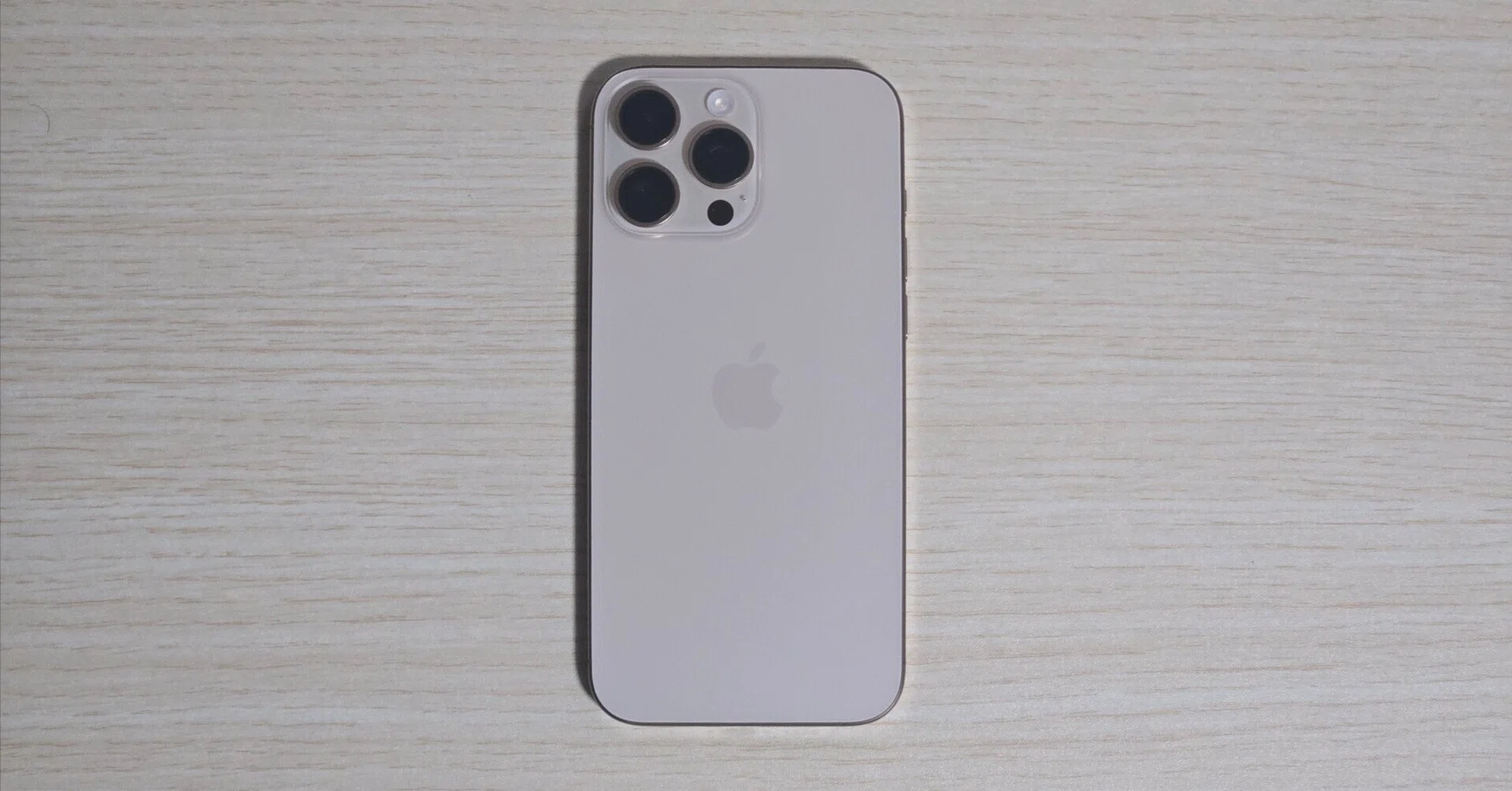 iPhone16 Pro Max。Pro Maxは自己満。｜Lulu
