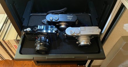 Nikon F5 完動美品　防湿庫保管で最近まで使用　おまけ多数 Yahoo!オークション - 防湿庫保管品 未使用 Nikon F5 フィルム
