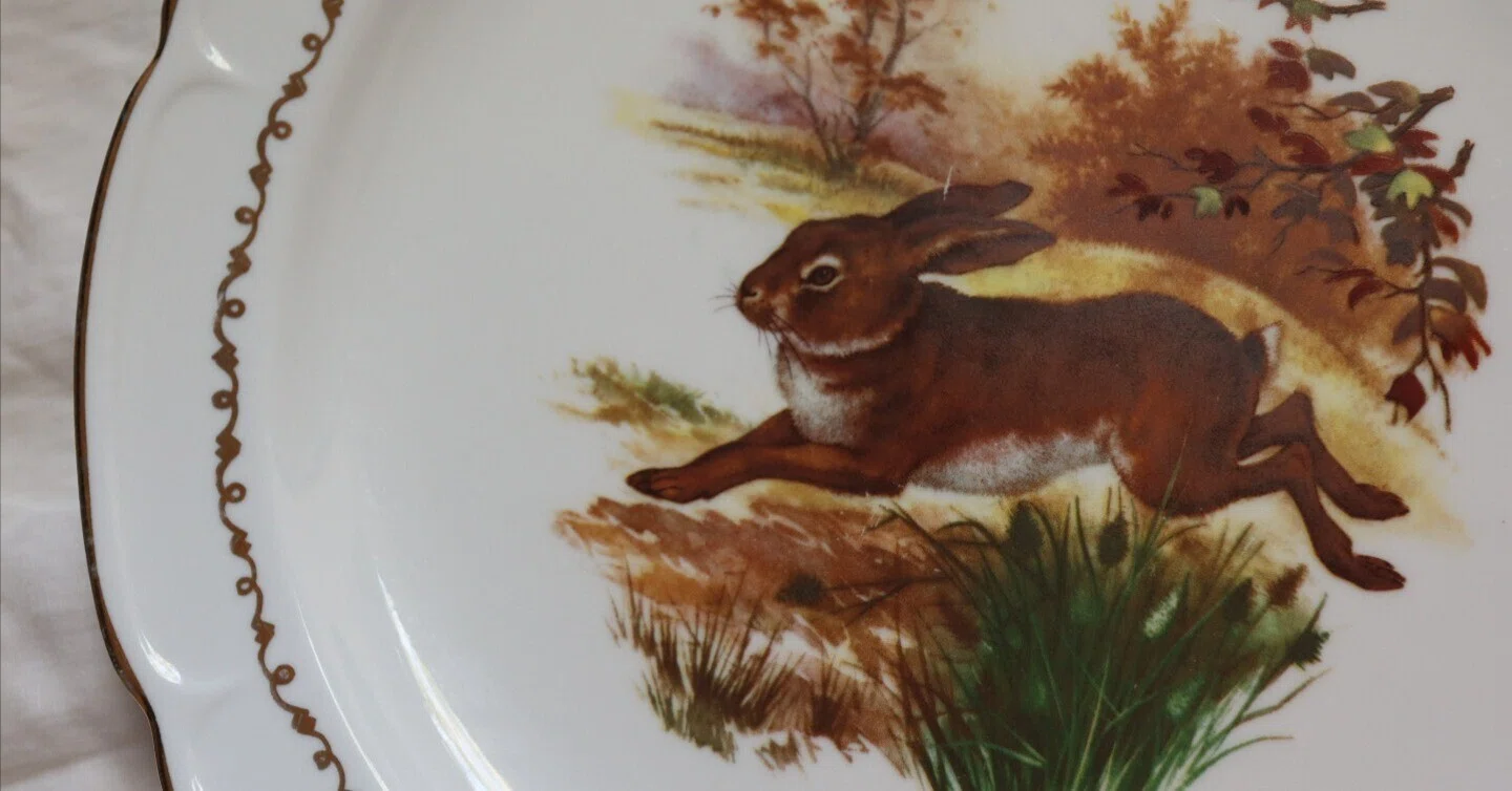 フランス 80s メタル 3頭のウサギ コンポート ヴィンテージ 小物皿 🐇 フランス・Vierzon製のうさぎ柄ヴィンテージプレート｜Coco