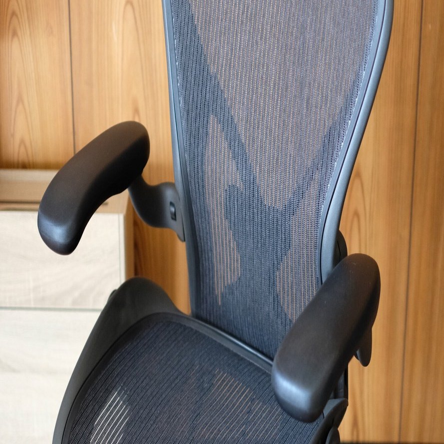 アーロンチェア　ジャンク品　背面メッシュ裂け有り アーロンチェアの座面・背面メッシュを自力（DIY）で新品に交換して