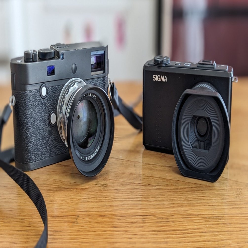 Sigma fp モノクローム専用機＋レンズセット monochrome モノクロ最強決定戦】Leica M MonochromとSIGMA Foveonセンサーの
