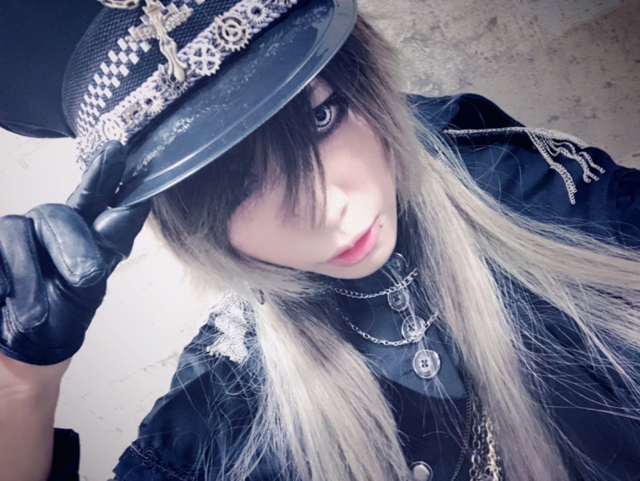 ヘアスタイルと美容院に行かない理由 Yue Rosario Ark 黒雨軍 Note