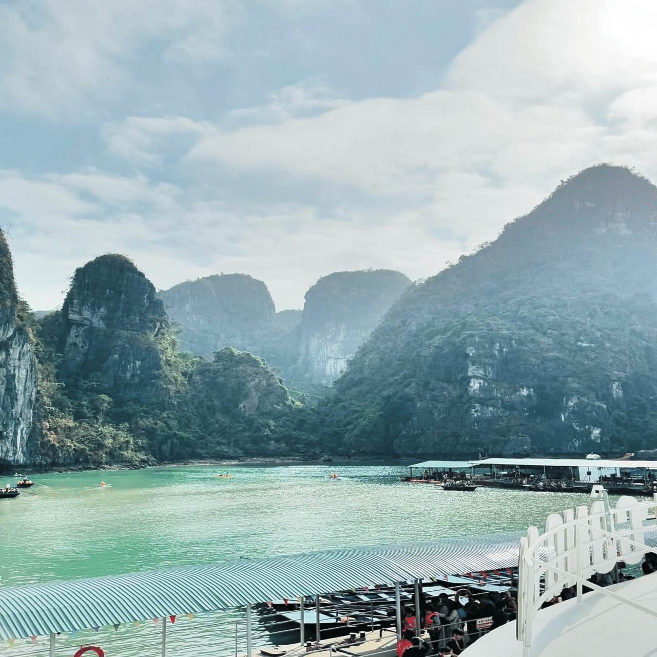 世界遺産⭐︎ハロン湾ツアーが最高って話。｜けろかな🐸 世界一周｜他
