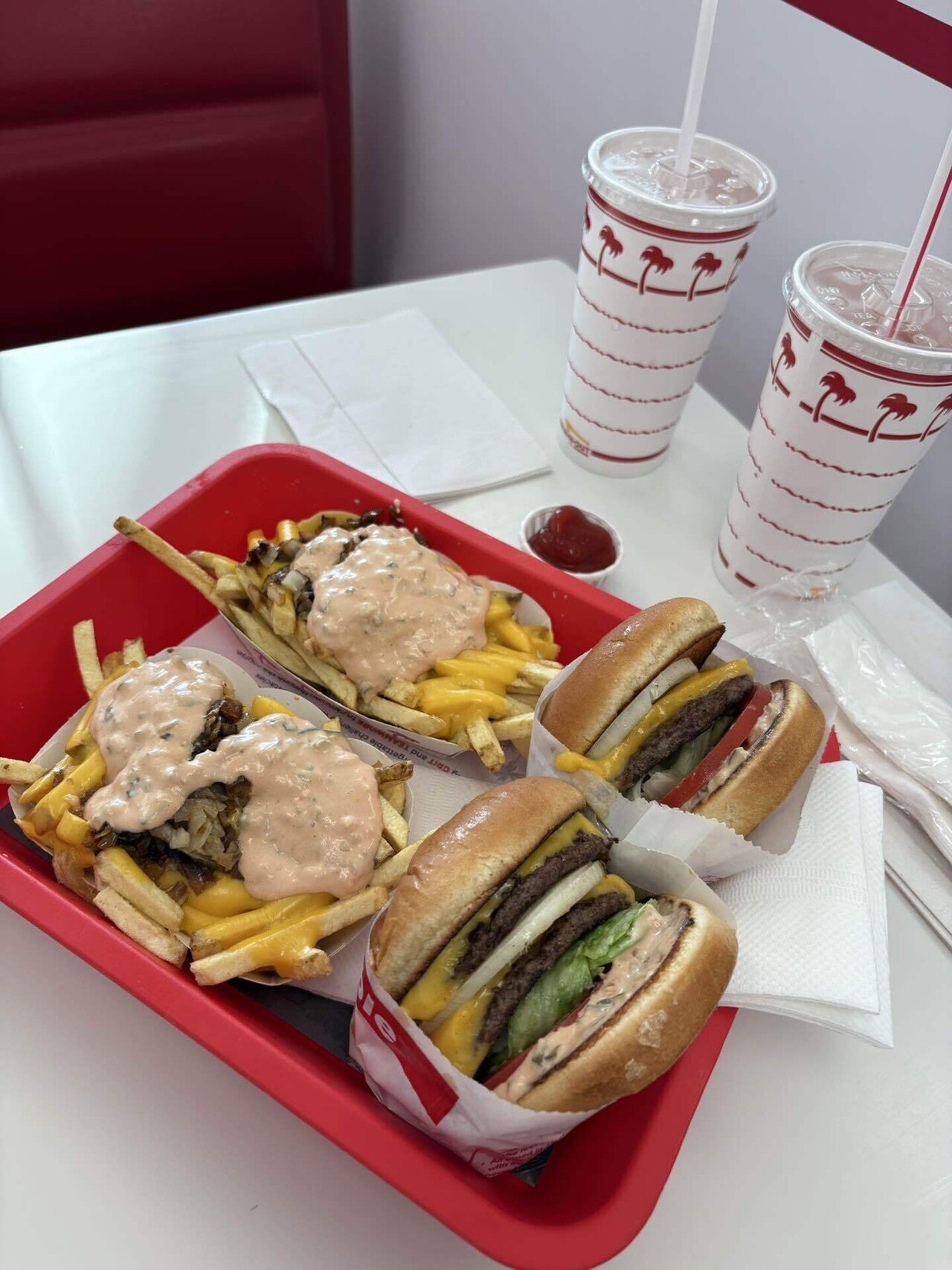 アメリカ生活】IN-N-OUT Burger（インアンドアウトバーガー）食べて