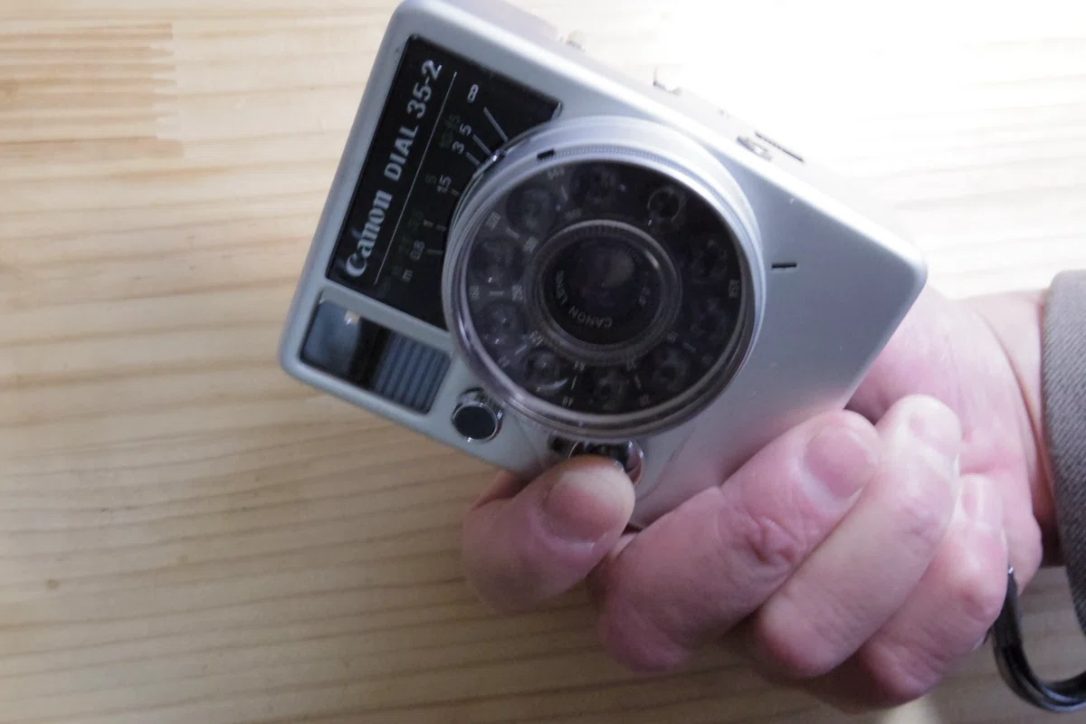 キヤノン ダイアル35-2 DIYガレージハウス 〜昭和なアナログカメラ〜 キャノン ダイアル35