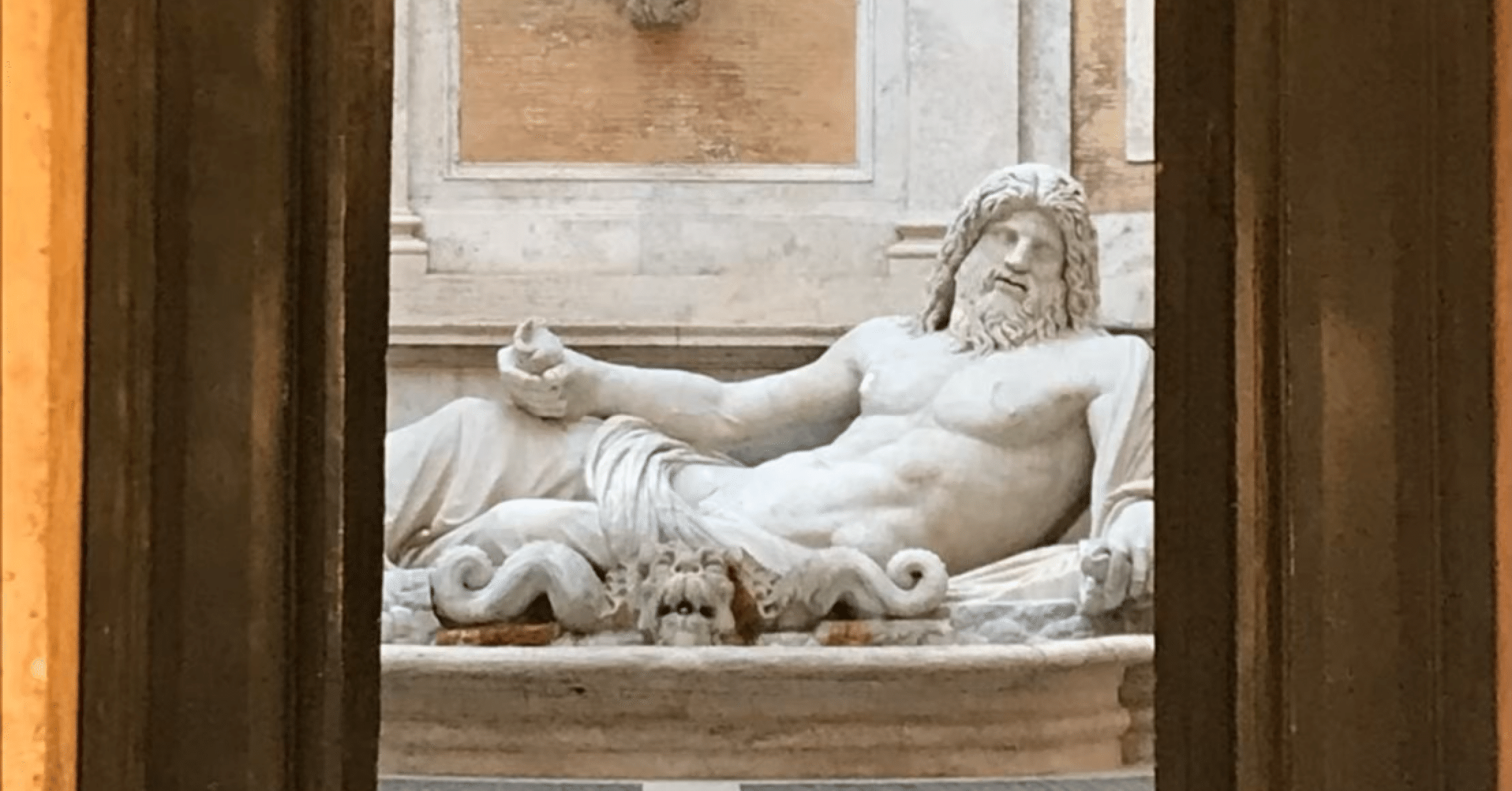 三美神　彫刻。西暦2世紀。高さ47 cm , レプリカ, ローマ神話 ローマ文化 Statue of Athena'. Roman copy of the Greek originals of the