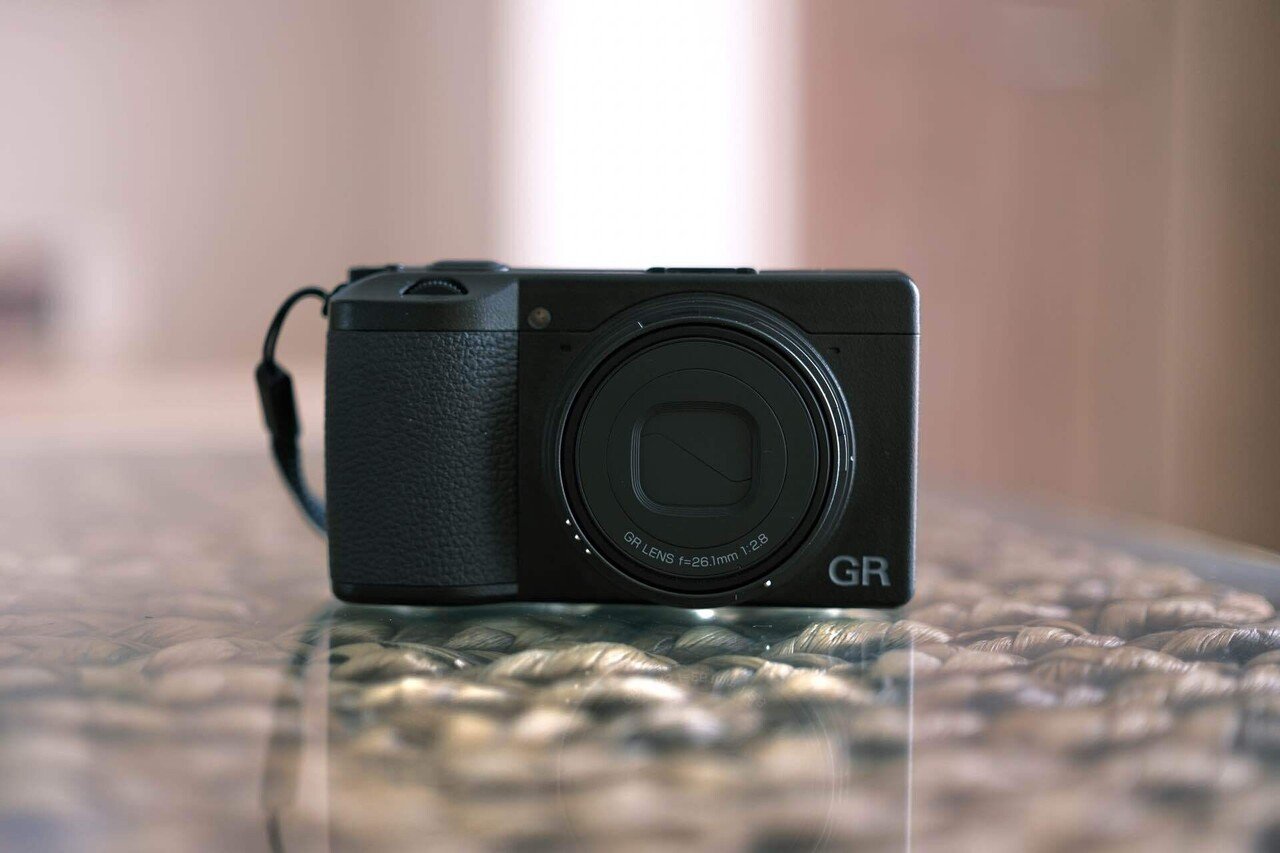ショット数2227 美品RICOH GR IIIx デジカメ カメラの八百富｜RICOH リコー GR III X が新発売 !!! 本日より
