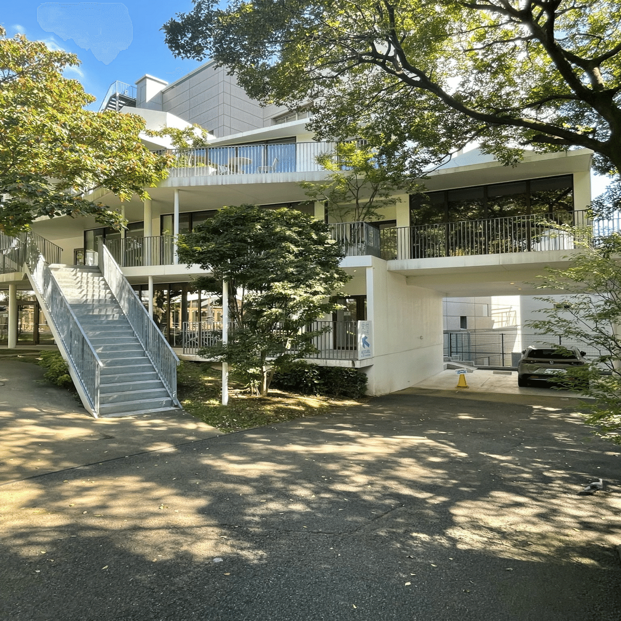 建築レビュー#003】モダニズム建築と現代建築が共存 名建築を未来に