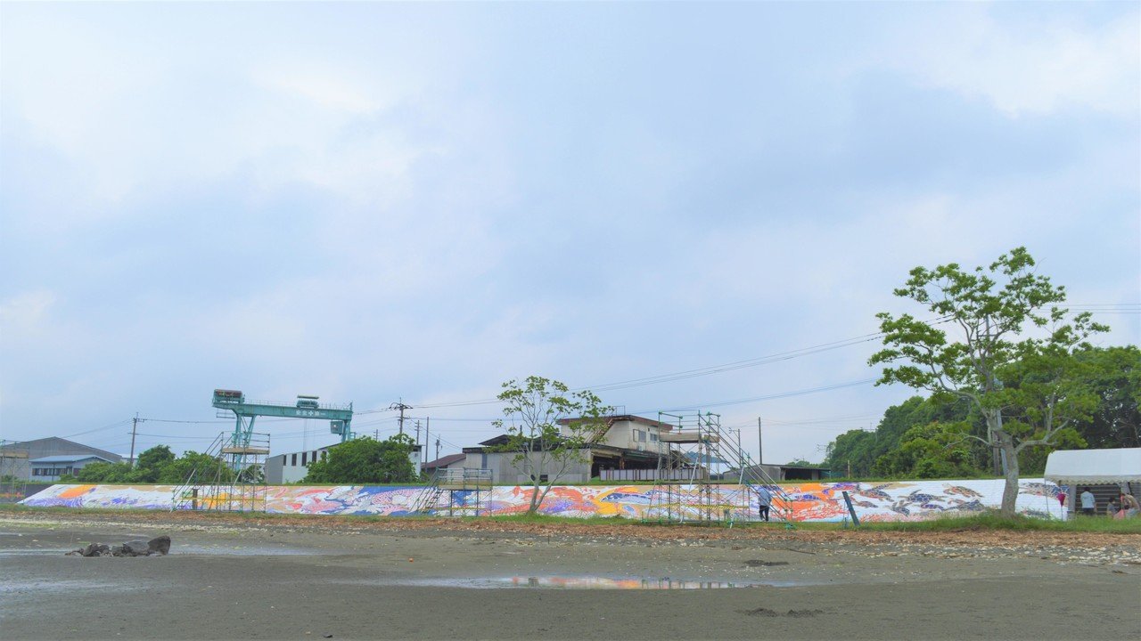長さ80メートルの壁画「佐伯竜宮図」。｜おおの たつや