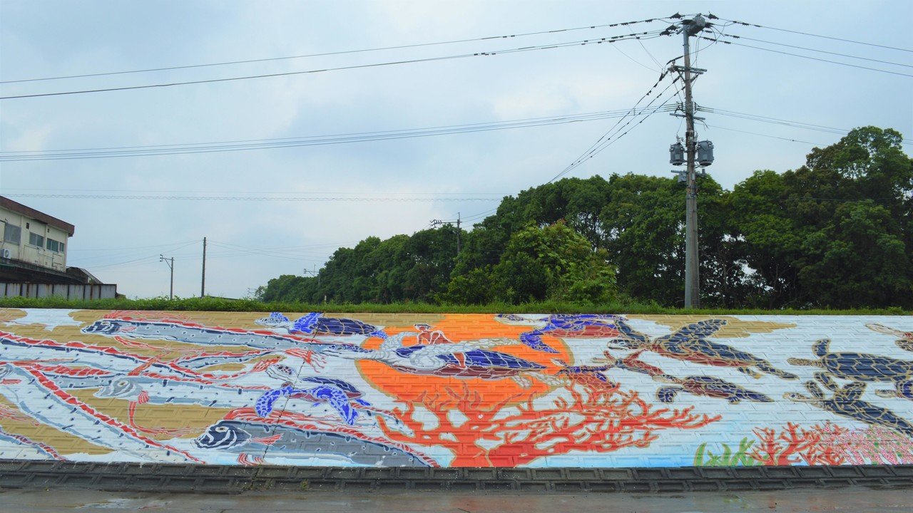 長さ80メートルの壁画「佐伯竜宮図」。｜おおの たつや