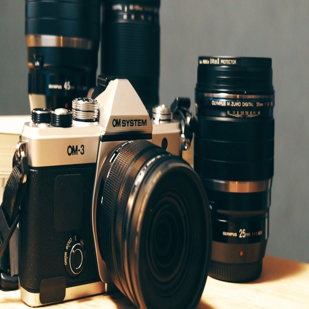 ボケも軽さも諦めない──Lマウントを売って OM‑3 に入れ替える話