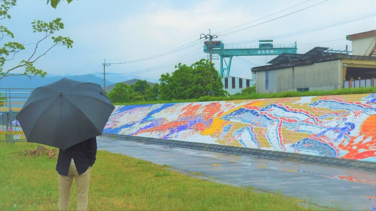 長さ80メートルの壁画「佐伯竜宮図」。｜おおの たつや