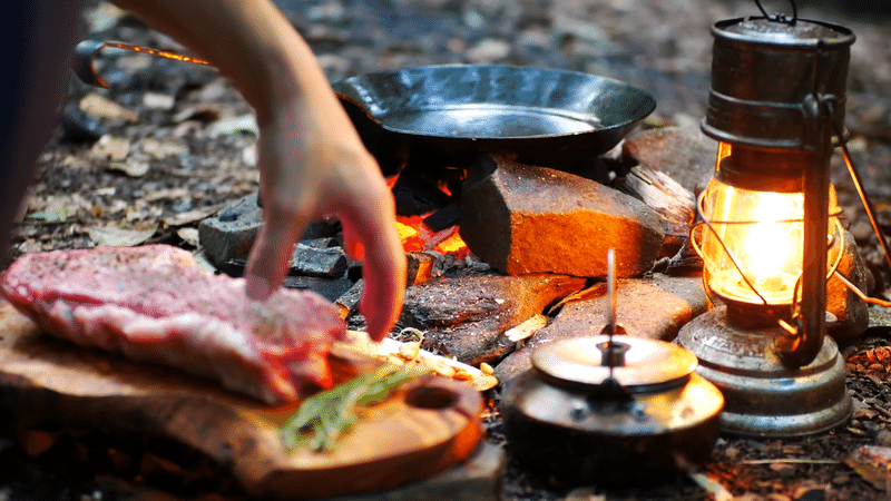 【ソロキャンプ】夏の渓流野営🥩ひとりキャンプでステーキ食って寝るsolo camping wildlife wagyu steak料理 bushcraft Campfire Cooking 8-18 screenshot (1)