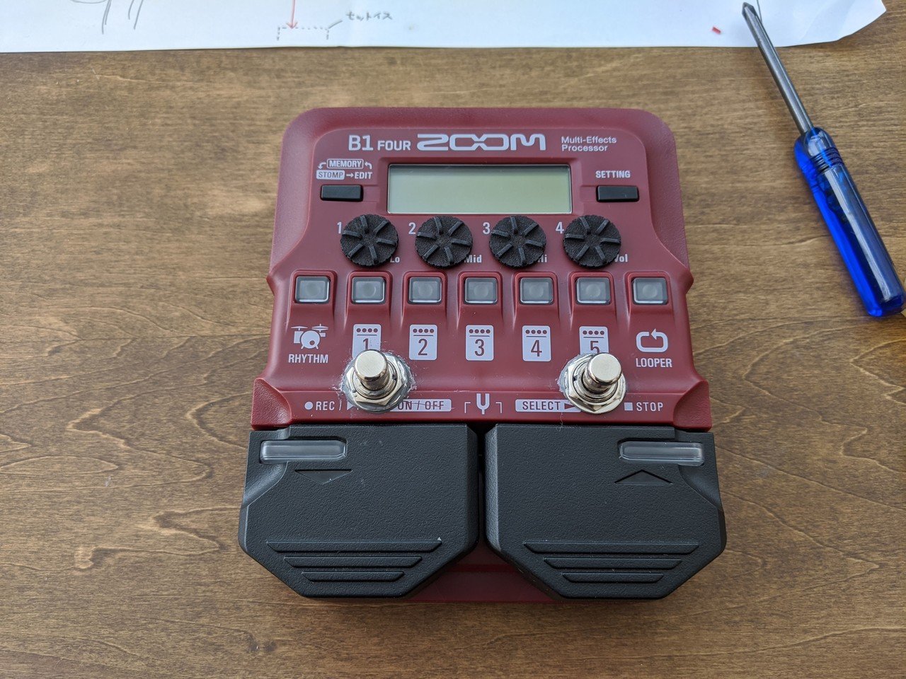 zoom B1four(G1fourも？)にフットスイッチを追加する 2つ目