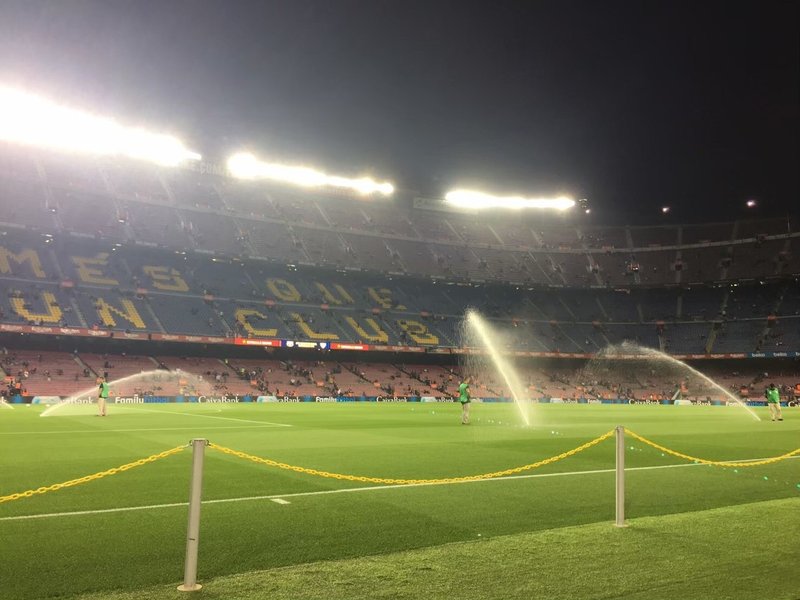 カンプノウ最前列でメッシを観てきた Kongo1424 Note