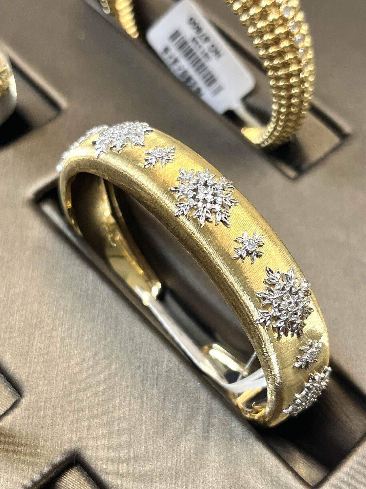 フィレンツェ彫リング〜due〜 yasuhiro tsuneoka | K18YG / Diamond ring イタリア.フィレンツェの