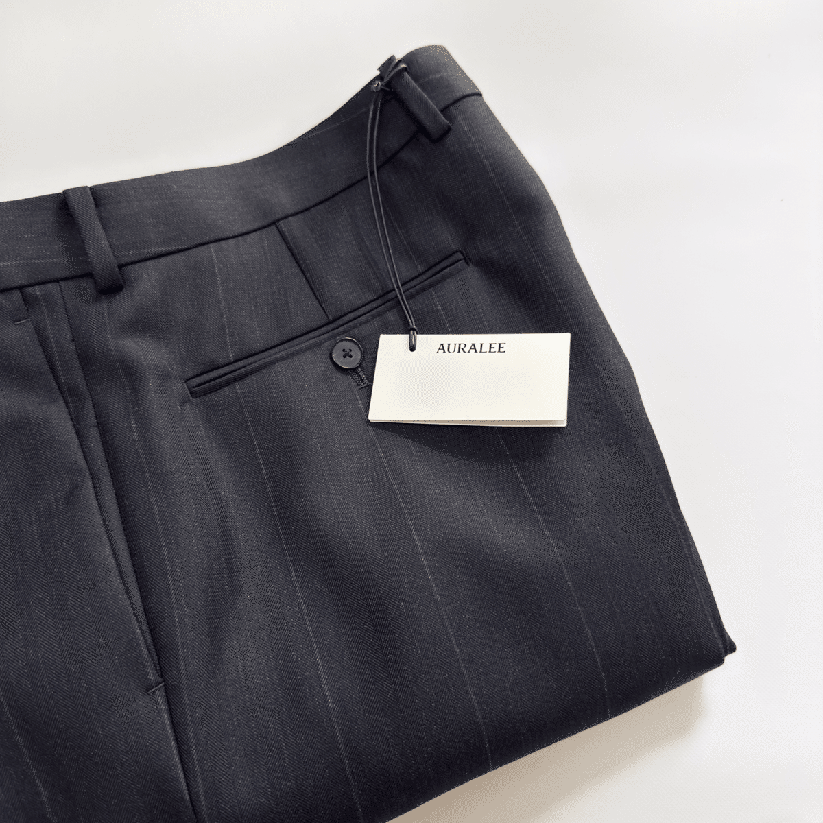 オーラリー 25SS TWO-TUCK SLACKS AURALEE(オーラリー)25ssのBLUEFACED WOOL TWO-TUCK SLACKS
