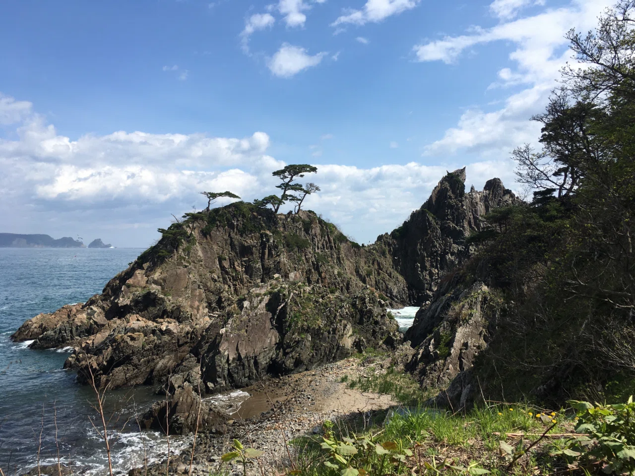 岩手・久慈の奇岩「つりがね洞」｜安部忍