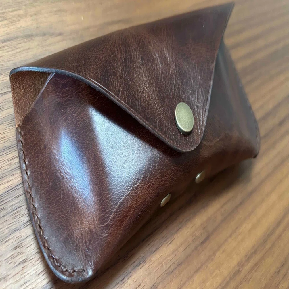 丁寧に仕上げたけれど、まだ課題ありのメガネケース｜Dapple Leather