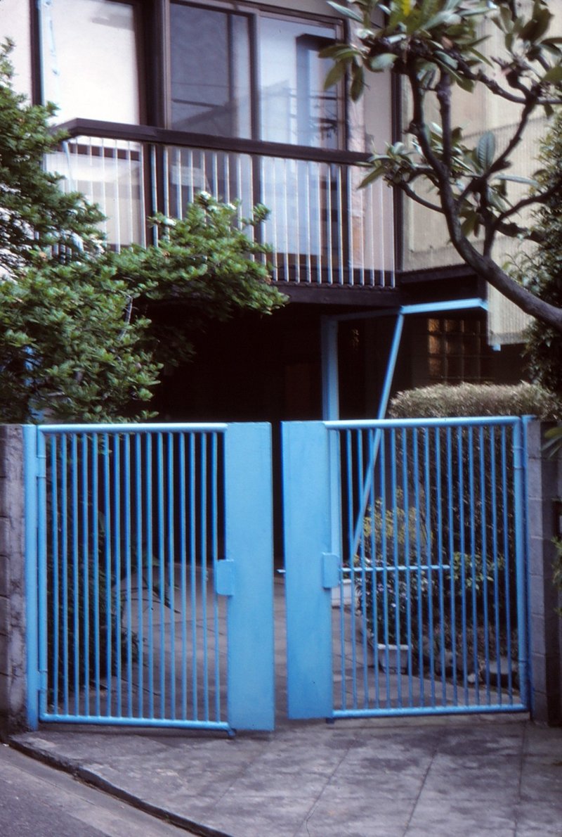 002松村邸の門扉