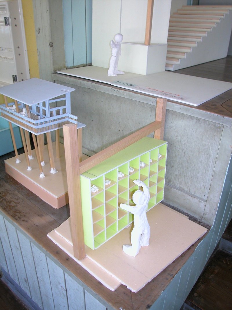 011子どもたちが作った日土小学校の模型も展示