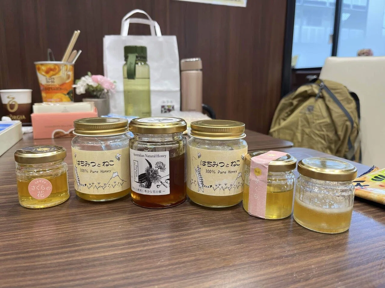 はちみつを食べ比べてみよう🍯｜野菜と山と、時々猫