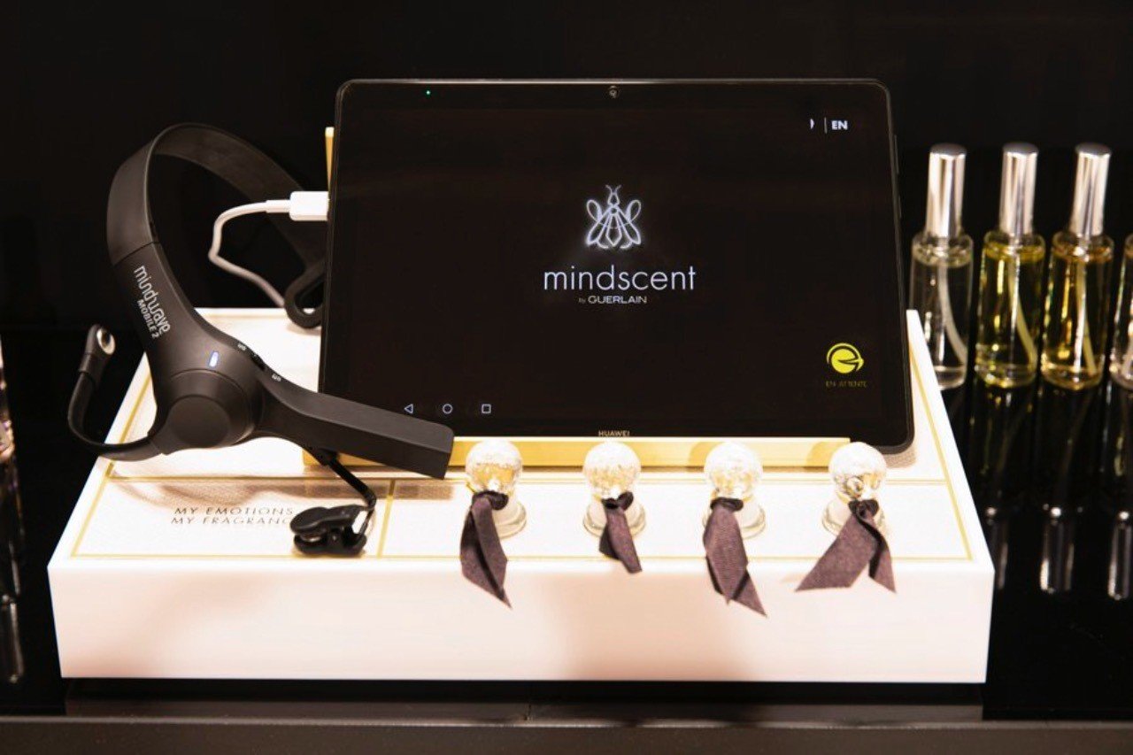 最新レポート 最先端テクノロジー 香り 世界初デジタルコンサルテーション ゲラン パフューマー Guerlain 新宿伊勢丹 に行ってきた Chinami T ॐ श न त श न त श न त Note