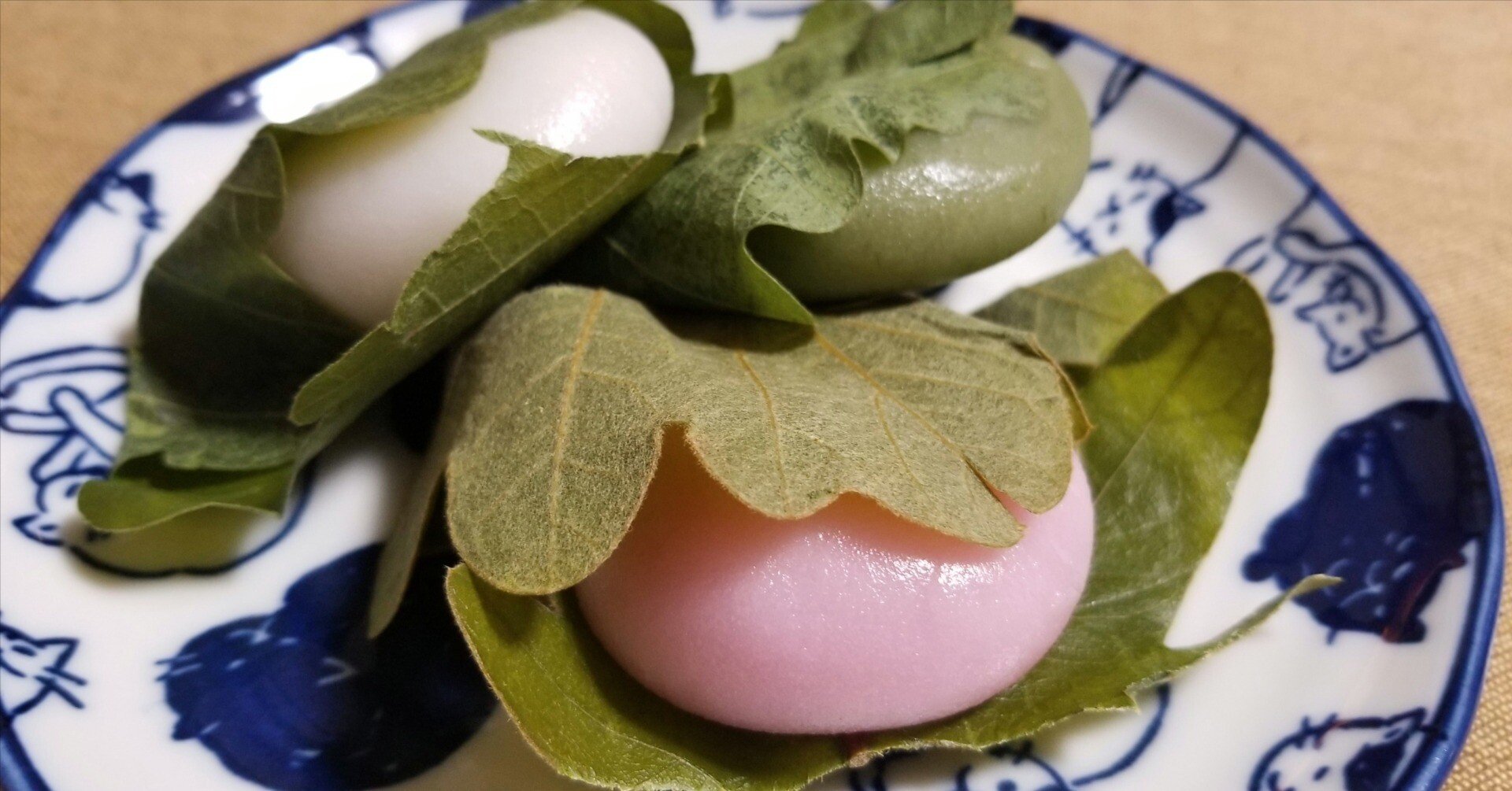 玄関先迄納品 季節の和菓子はいいですね「かしわ餅」｜かなった テーブル・チェア・ハンモック