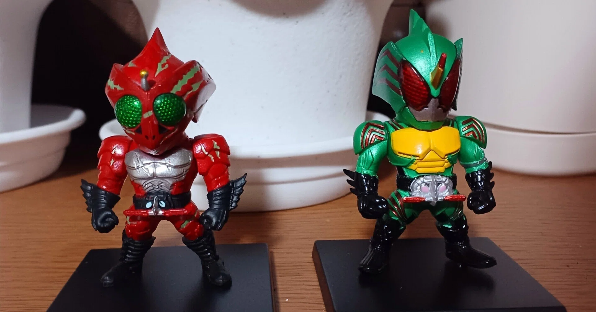 ガンダム、仮面ライダー、ウルトラマン……小さいけど精巧なコンバージの 