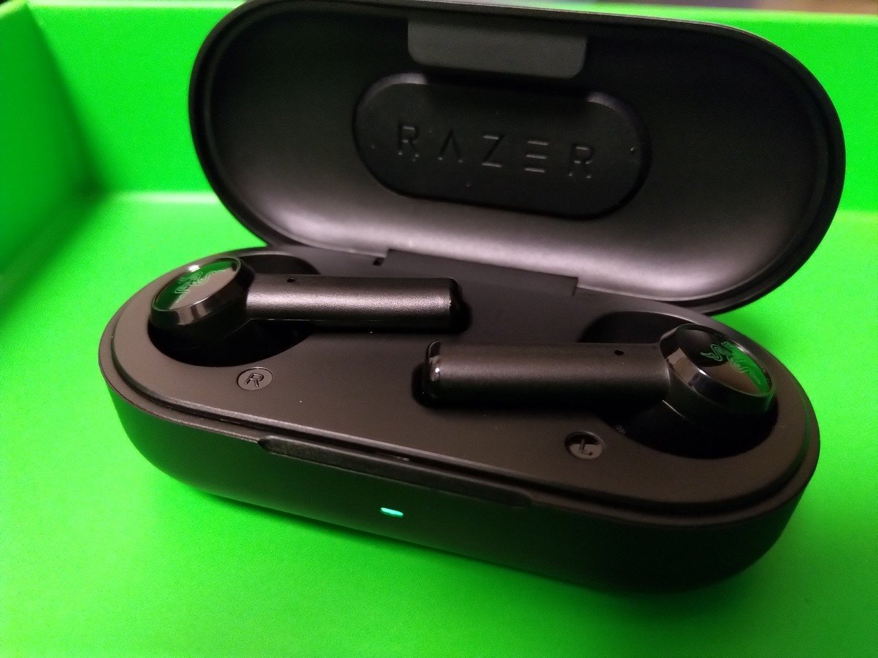 Razer ワイヤレスイヤホン 黒 USB-C充電 Razerのワイヤレスイヤホン「Razer Hammerhead True Wireless Earbuds