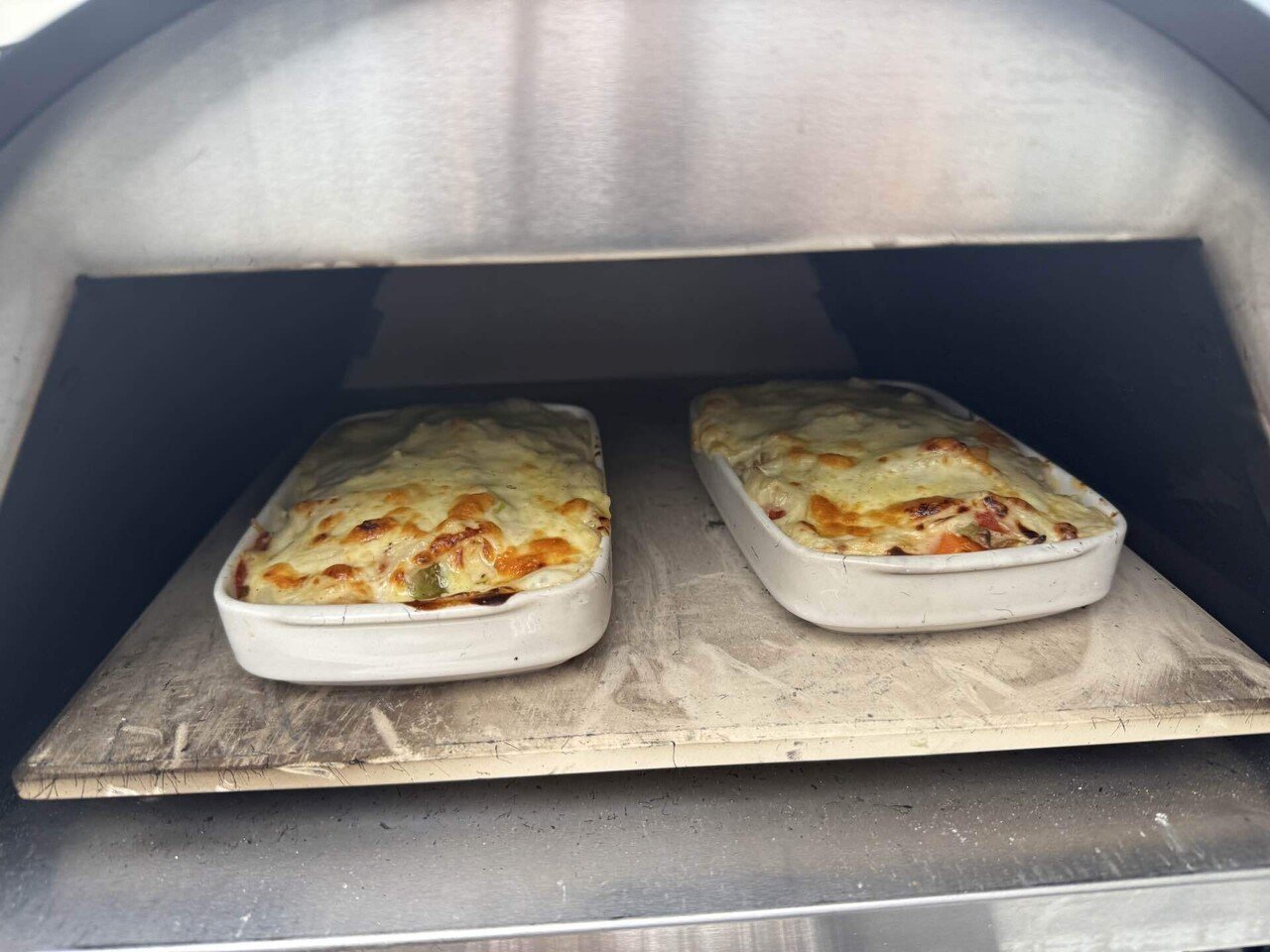 自宅ピザ窯で焼く幸せドリア｜Shazzan