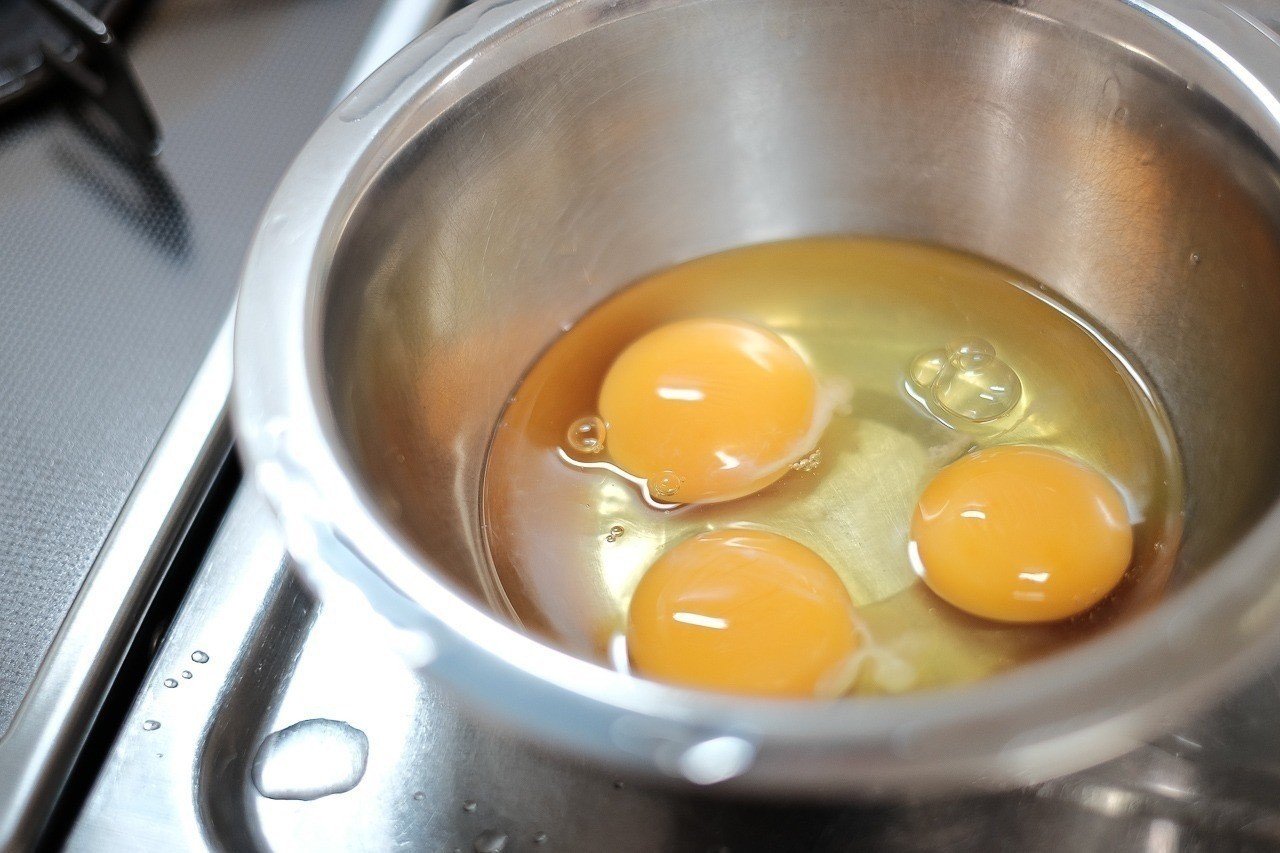 便利ワザ 卵を片手で割る方法 ゆみなか 効率化オタク主婦 Note