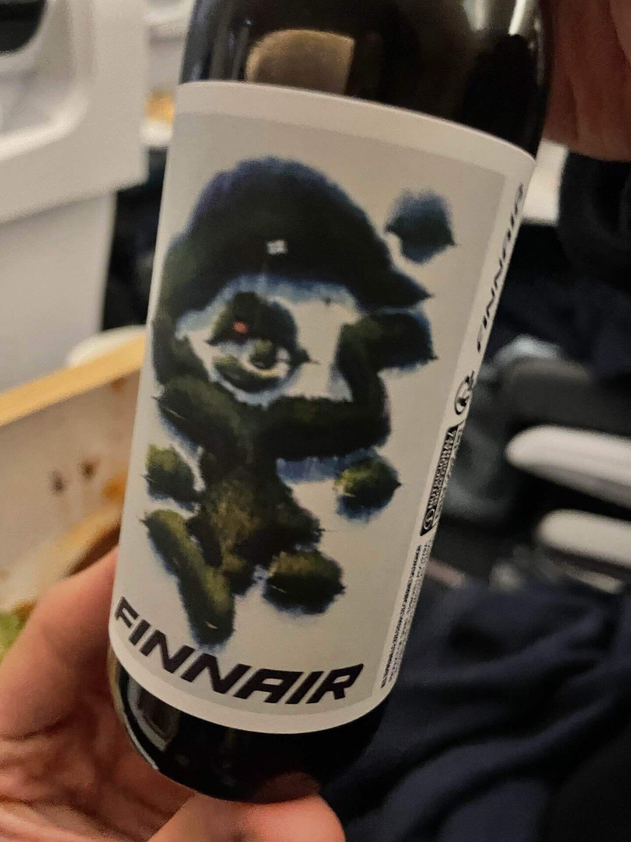 ブルーベリージュース[Finnair] フィンエアーのシグネチャーブルーベリージュース。(ﾟдﾟ)ｳﾏｰ