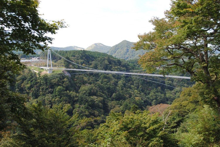 九州で撮影した渓谷の橋
