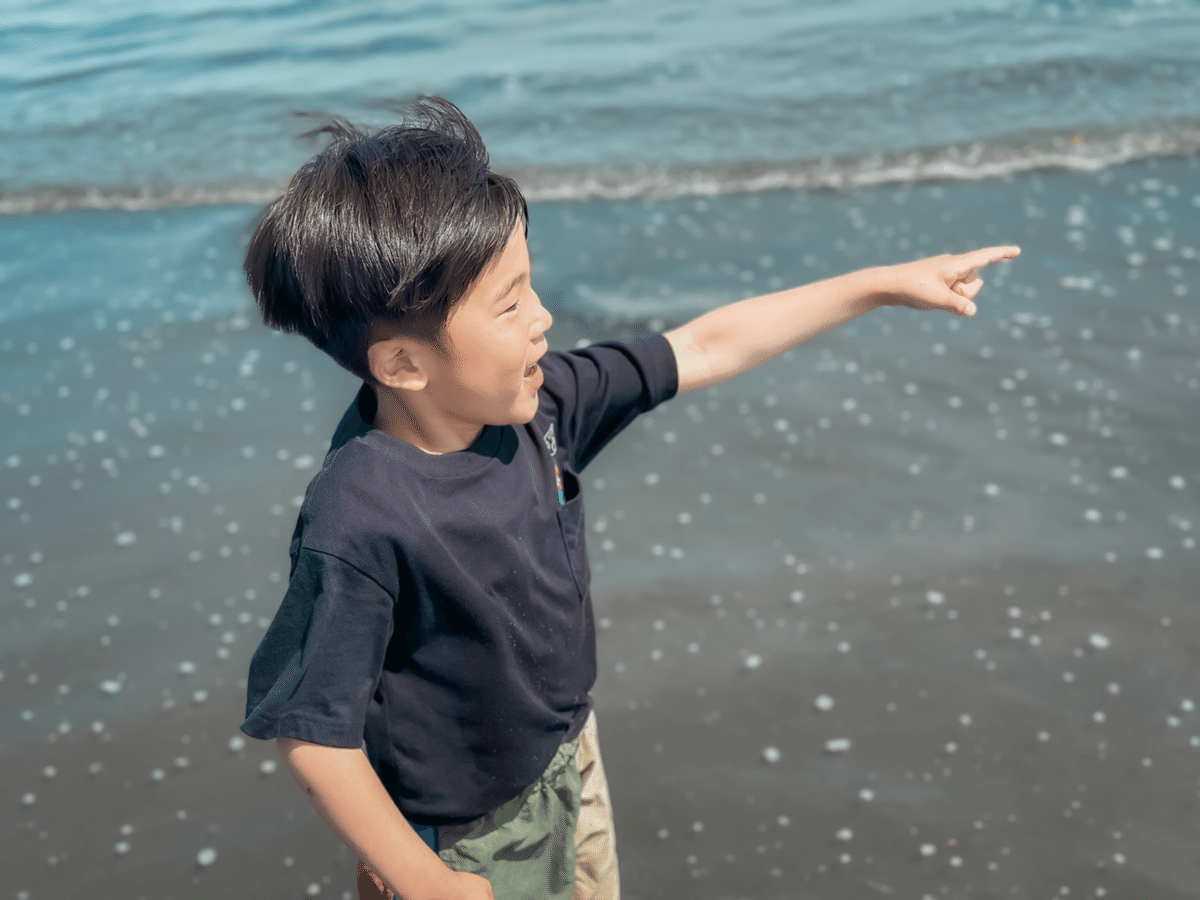 すこしだけ寄るつもりだった海で｜森 誉/ 保育園KIDS SMILE LABO