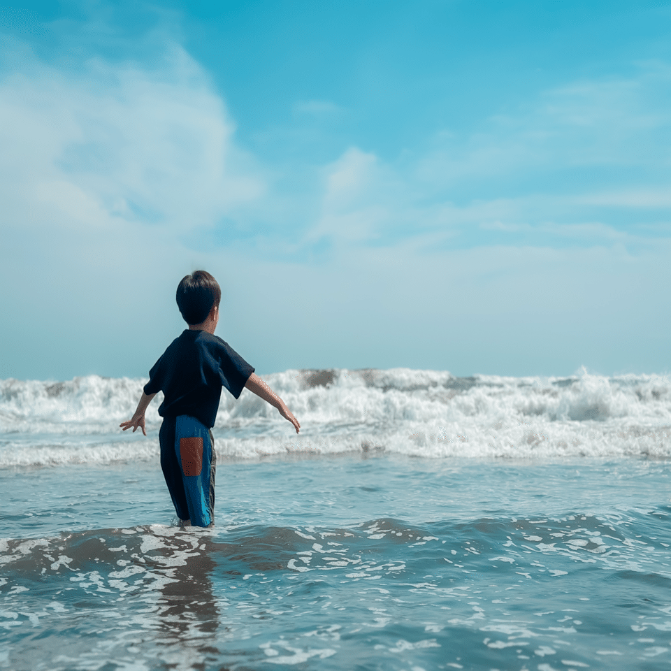 すこしだけ寄るつもりだった海で｜森 誉/ 保育園KIDS SMILE LABO