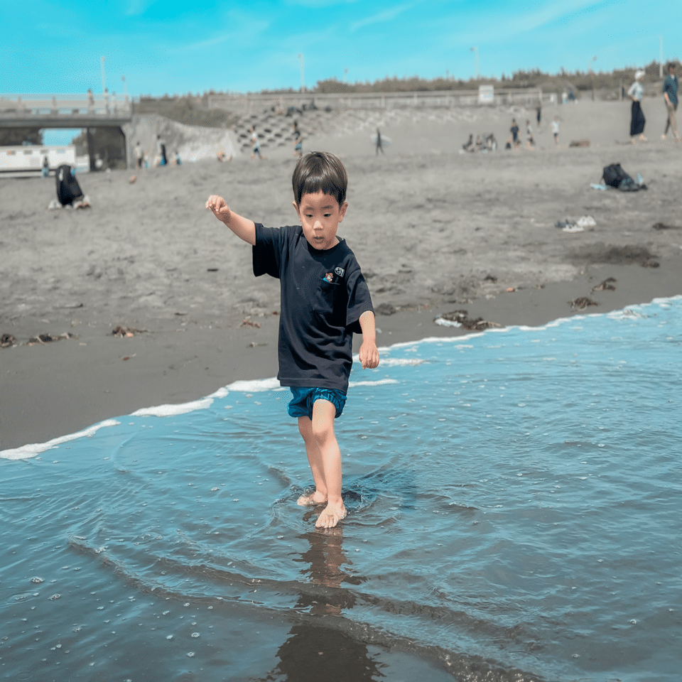 すこしだけ寄るつもりだった海で｜森 誉/ 保育園KIDS SMILE LABO
