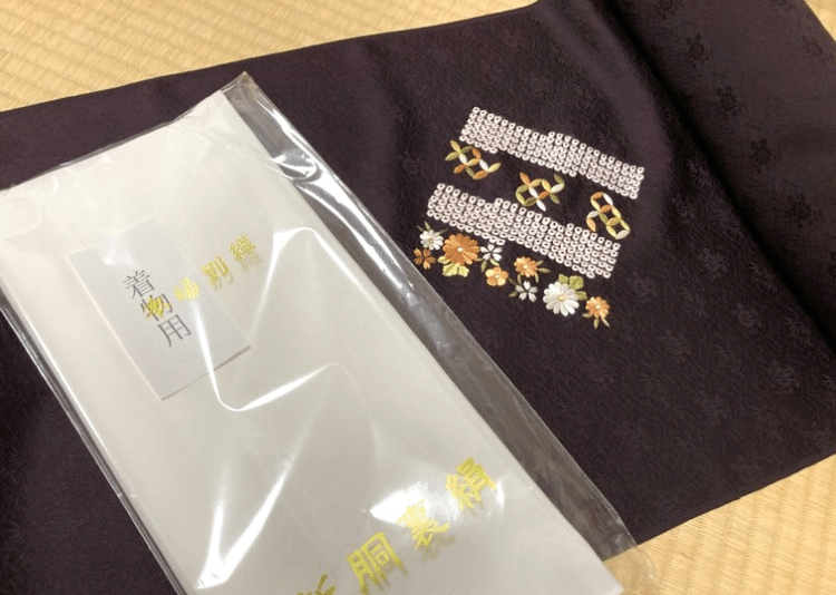 アンティーク赤色の胴裏 美しい絵羽柄の訪問着 アンティーク羽織 長羽織 紬 赤地 黒 鹿の子 花紋亀甲