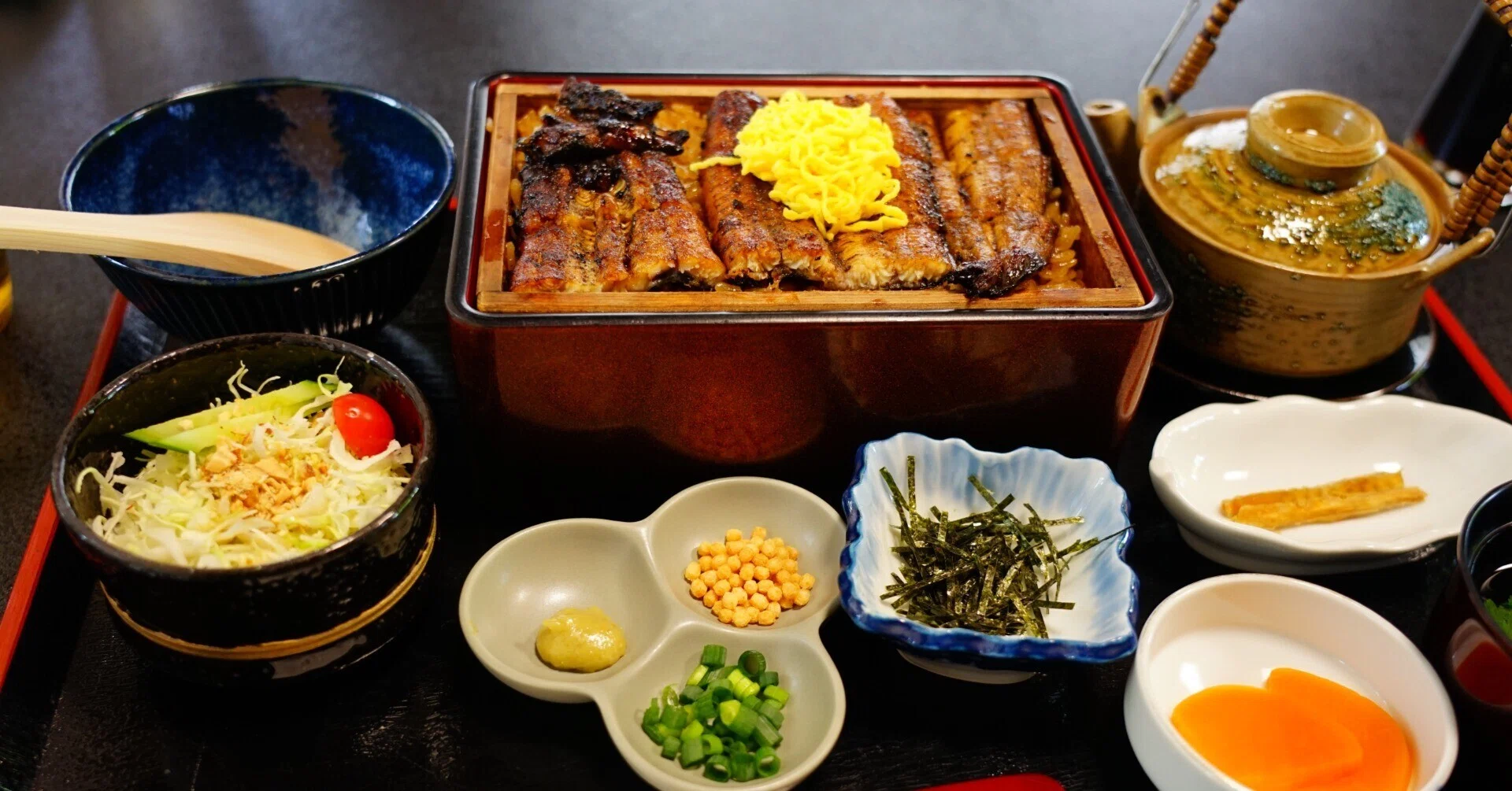 筑後名物 鰻のせいろ蒸し・・・うなぎ処 柳栄館｜安ワイン道場師範