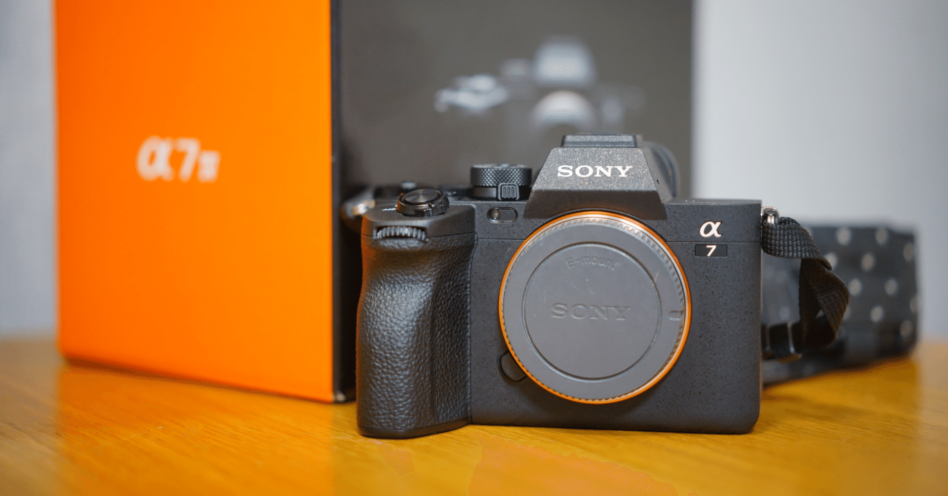 11月24日限定価格♪【通称:神レンズ】SONY 単焦点 E 16mm 11月24日限定価格♪【通称:神レンズ】SONY 単焦点 E 16mm