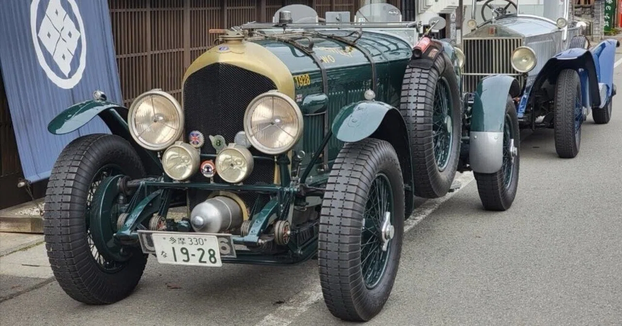 友人と彼のベントレー6.5リッター（1928年）が30分間のテレビ番組
