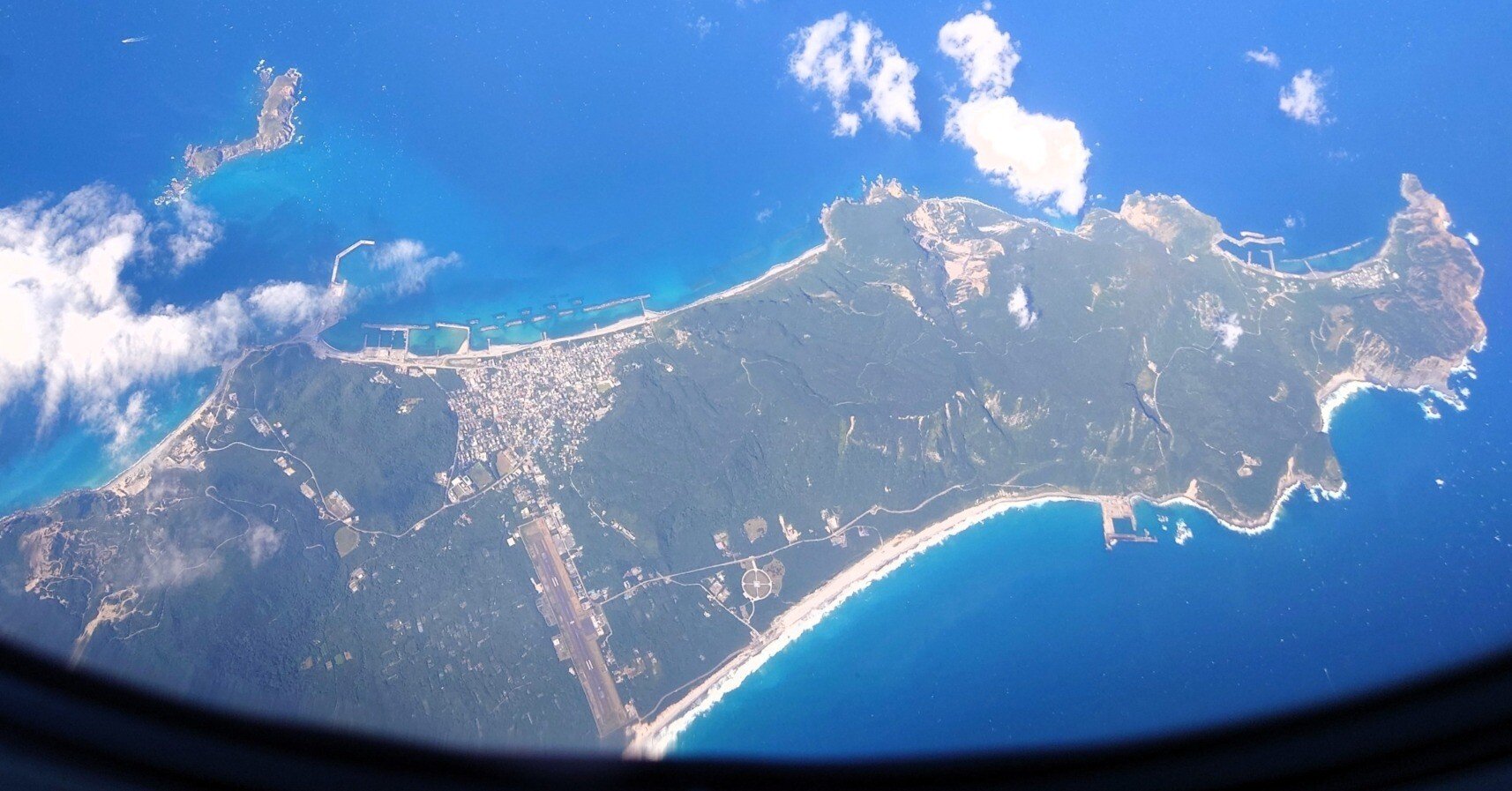 機窓画像コレクション「高知空港～伊豆大島」／2024年10月｜菅野ノリヒコ