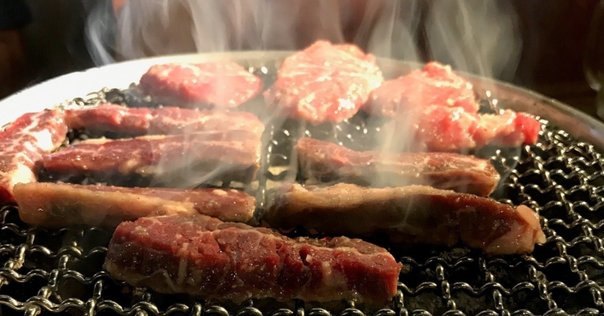 肉を旨く焼きたいなら「極厚×鋳物」の鉄板、この一択!!｜RODGERS