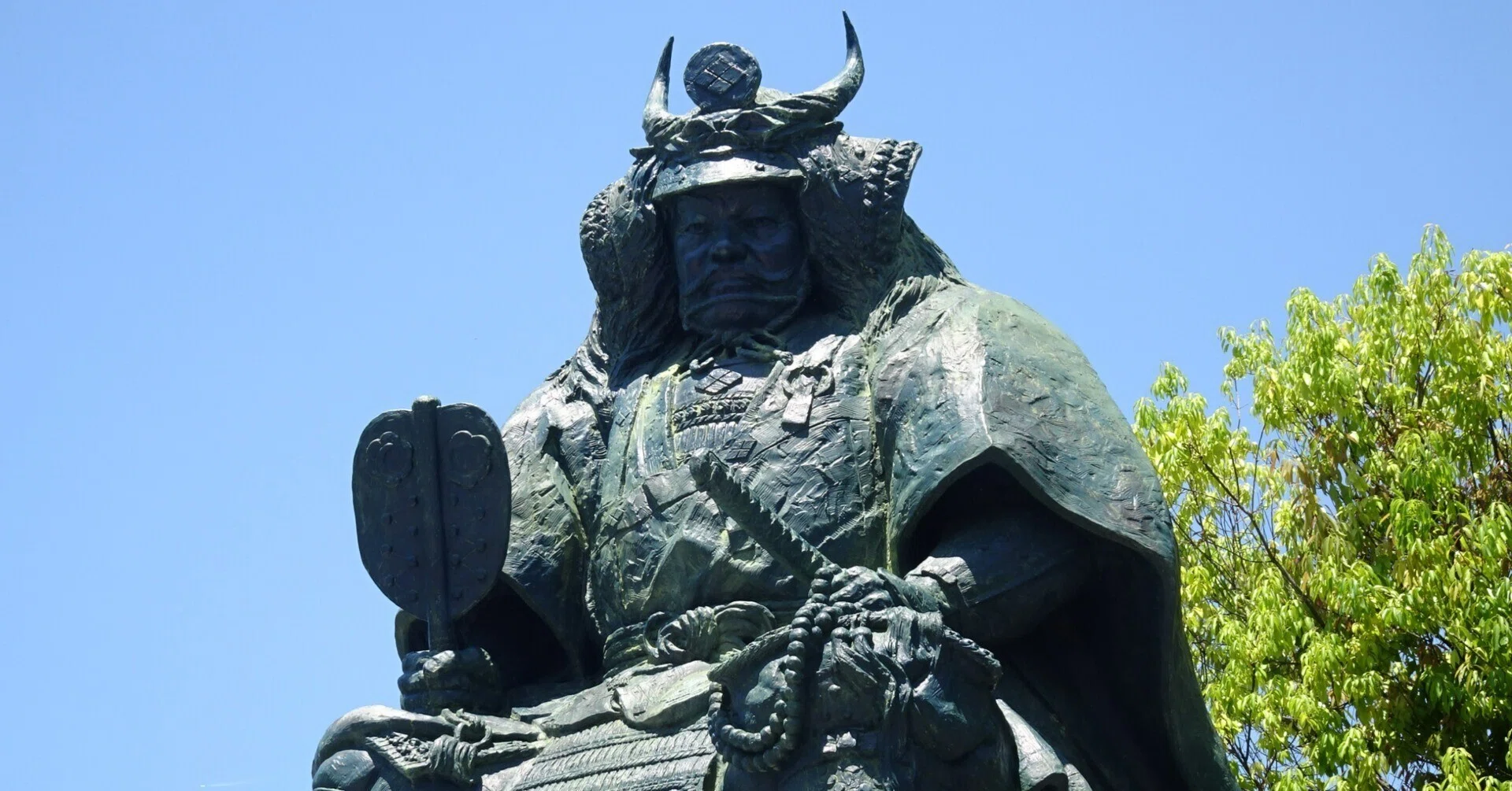 山梨・甲府へ1～武田信玄像と甲府城から｜門田和雄