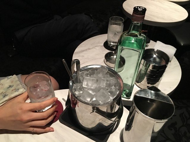 ホストは年齢が上がると厳しい 年齢を重ねたあとのホストの末路は 元飲み屋のねーちゃん Note