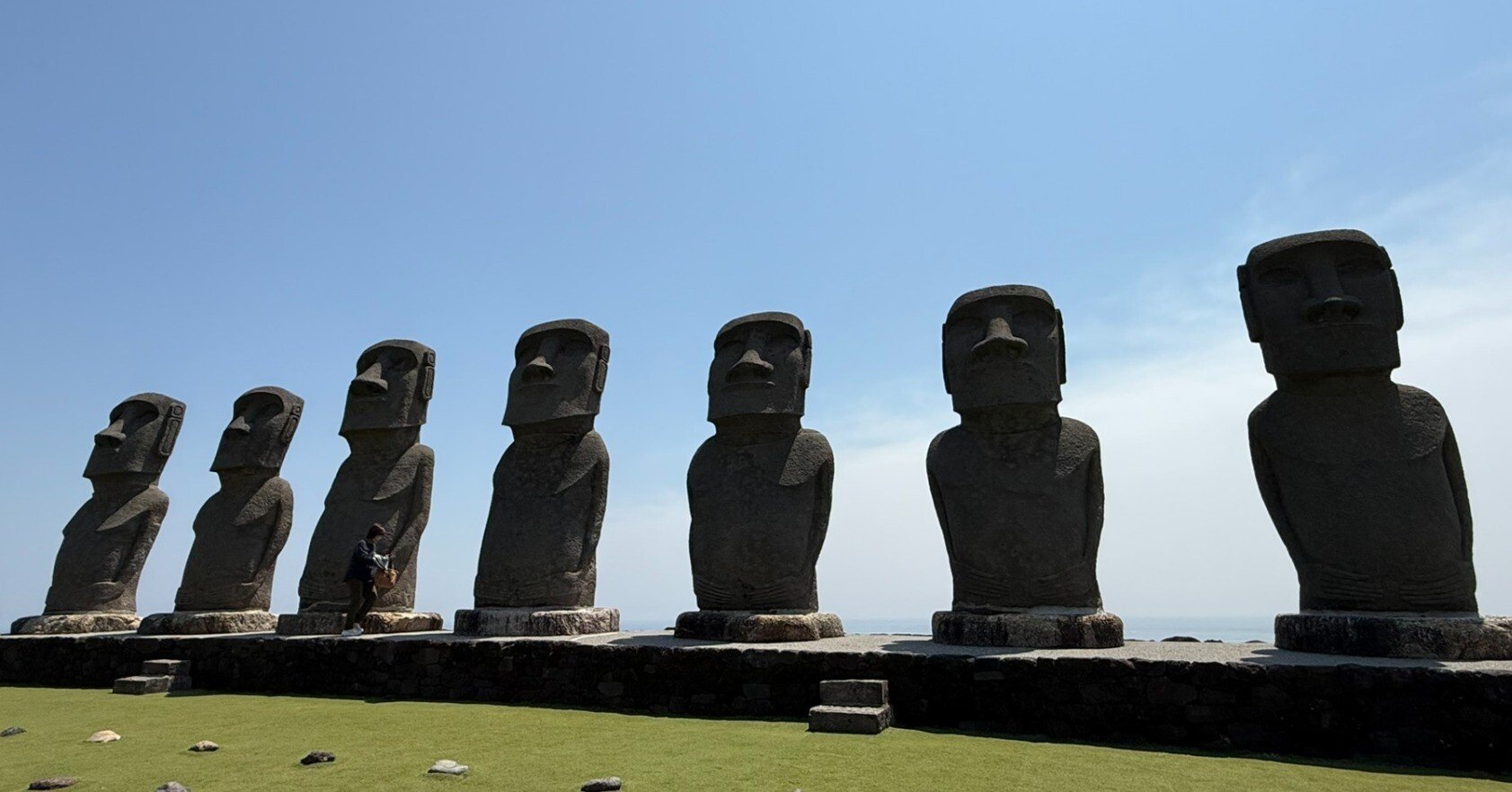 580 モアイと野生の馬に出会う日南ドライブ｜ミヤコカエデ（Miyako Kaede)