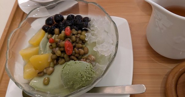 台湾限定】 ポケットモンスター 空とぶピカチュウ缶入り 台湾茶