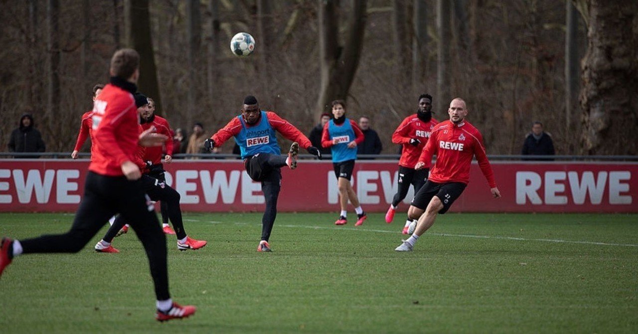 ダービー中止発表後 チームはトレーニングに 1 Fcケルン公式サイト和訳 Schoeln Note