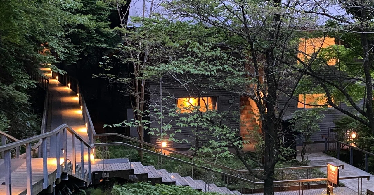 From a Catholic girls' school to Keio... A story about having no place ...
